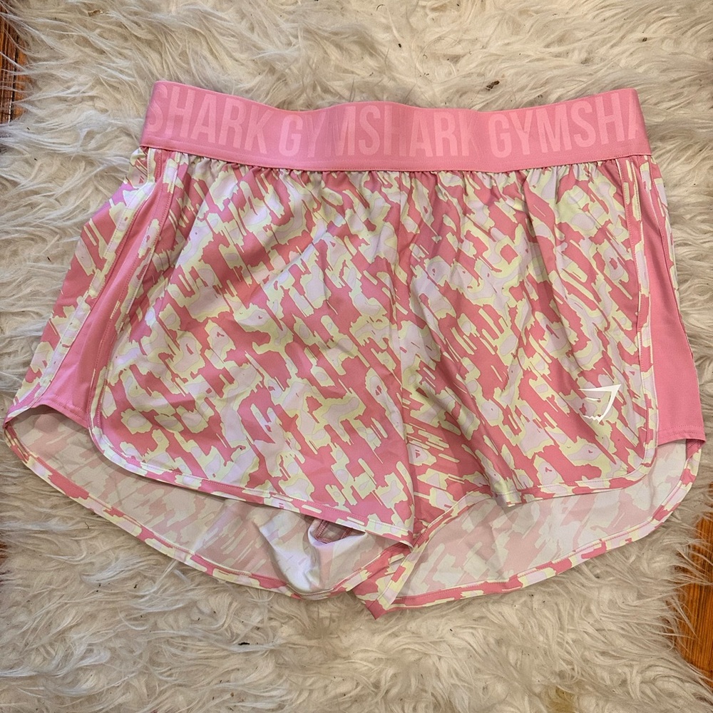Workout set on size medium, beautiful colors can buy as a set or separate.